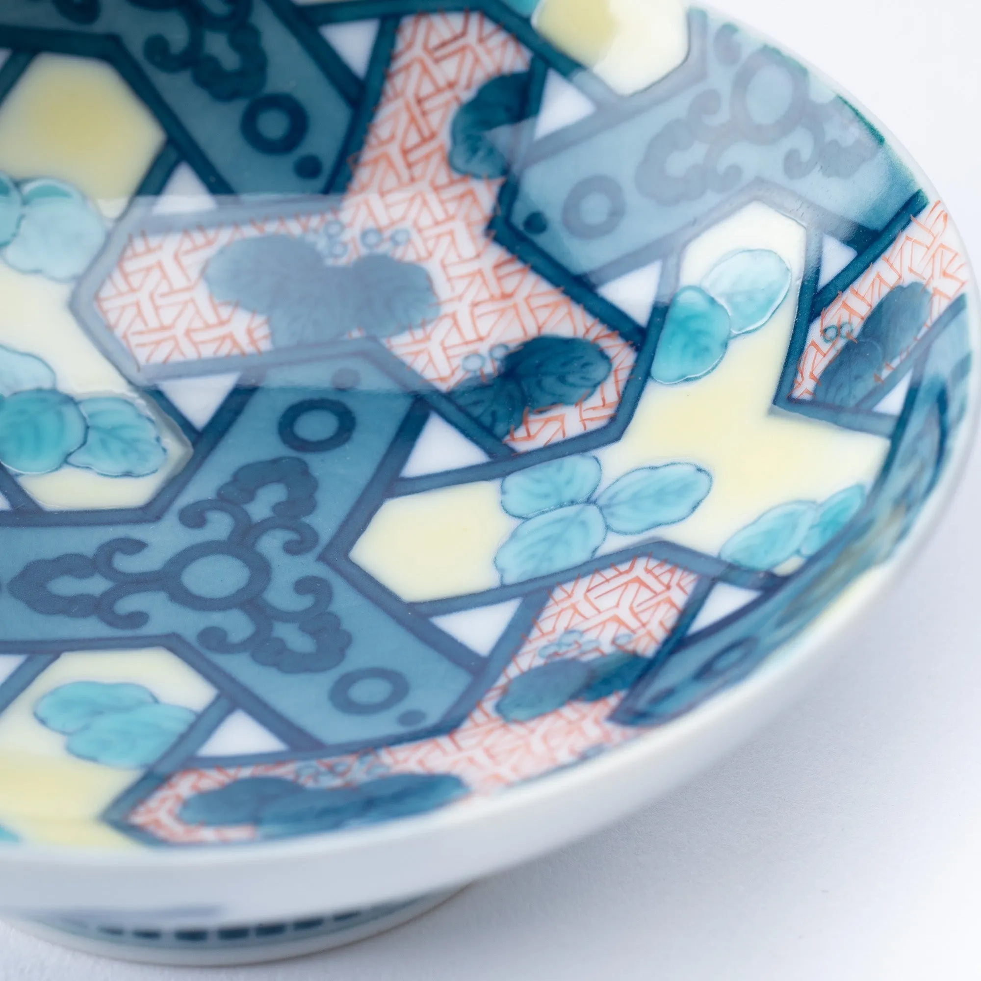 Nabeshima Tortoiseshell Pattern Sakazuki Flat Sake Cup
